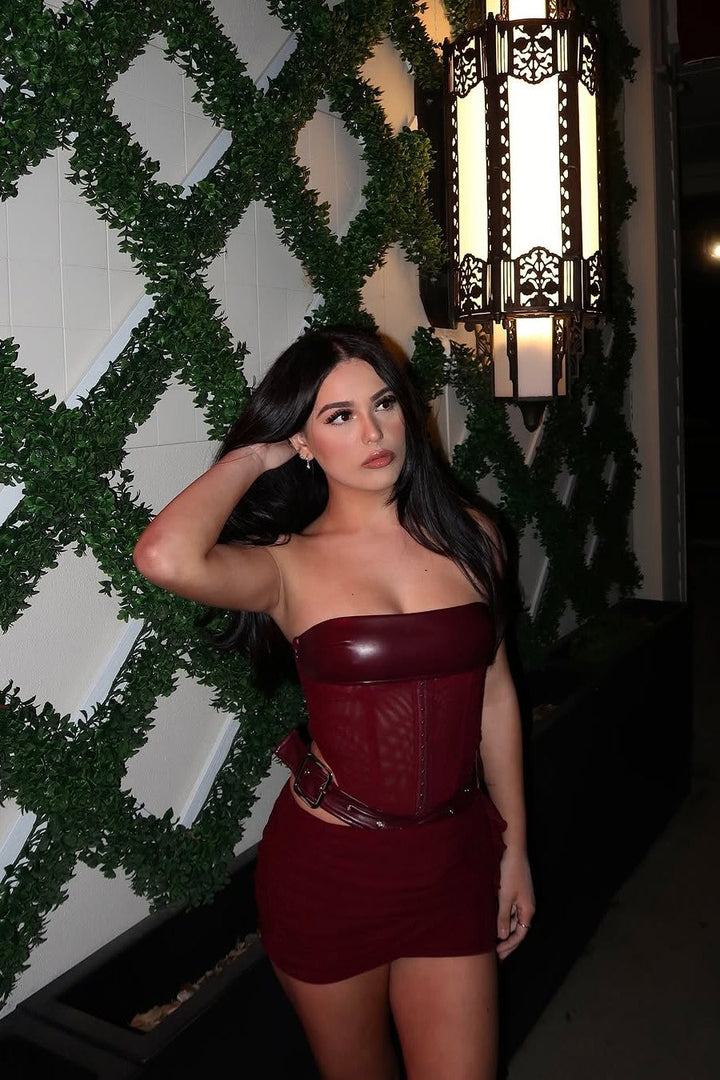 Eline – Strapless mini-jurk met leren corsetlook