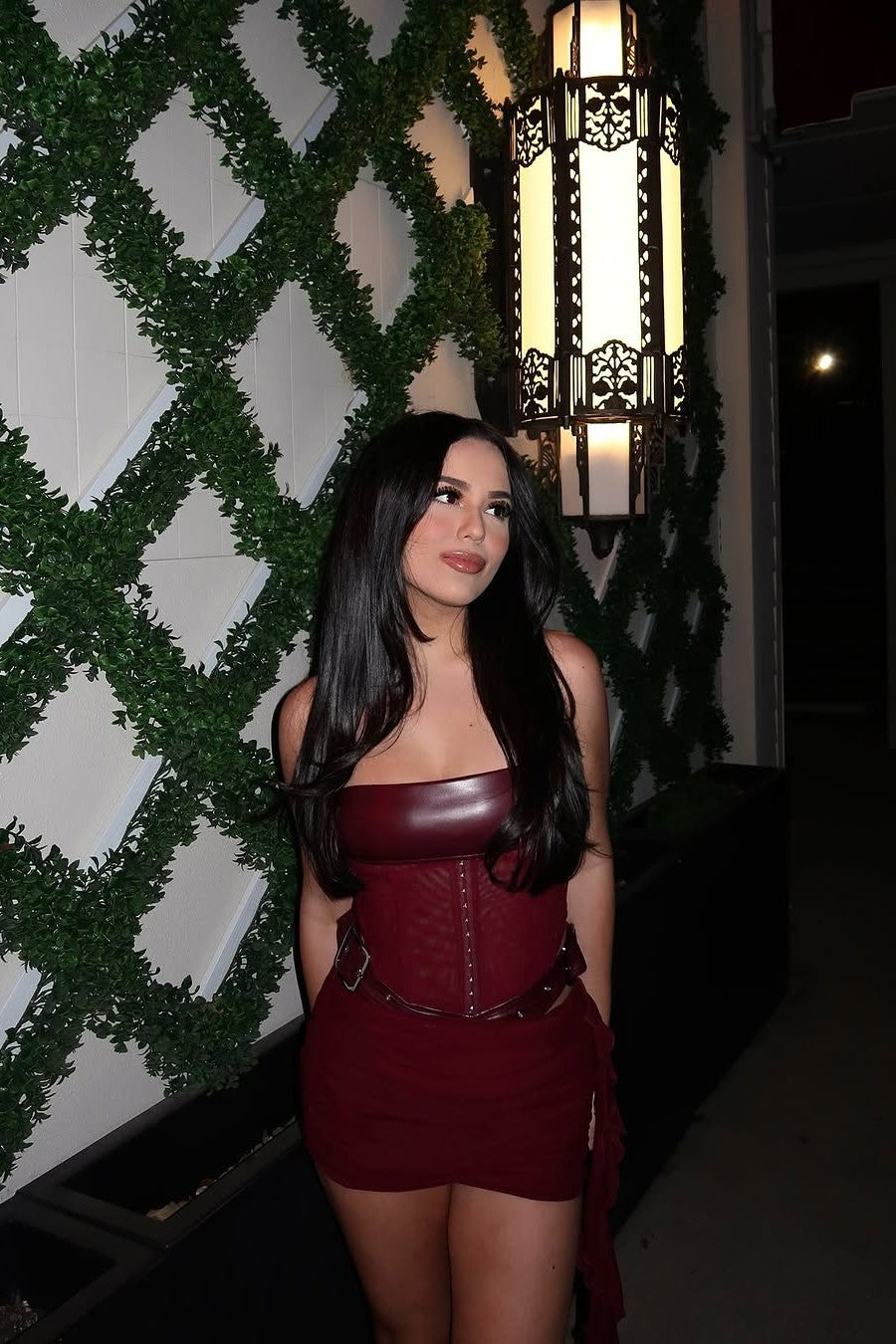 Eline – Strapless mini-jurk met leren corsetlook