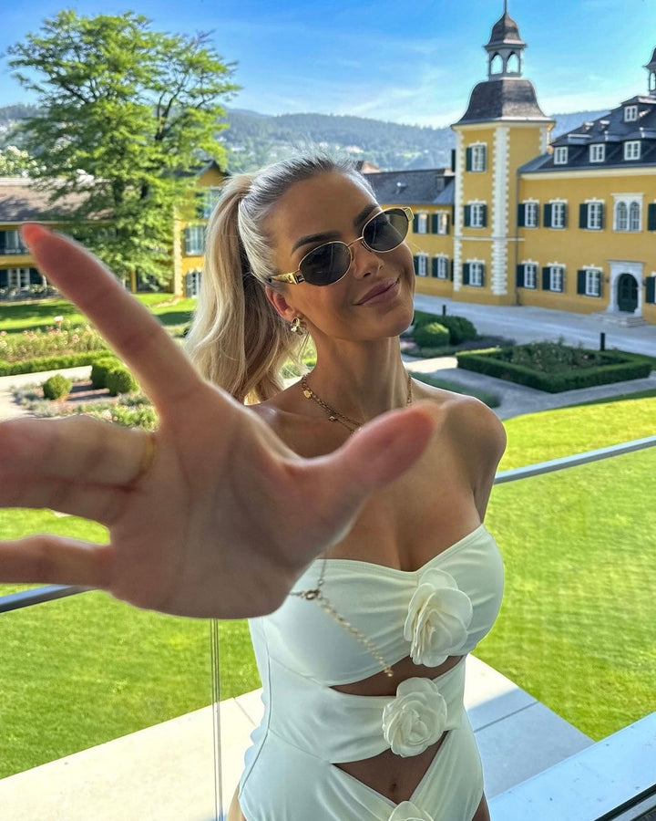 Maëlle – Swimsuit with floral accents