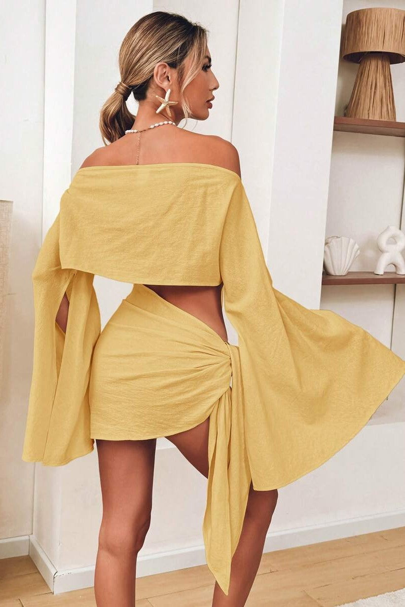 Maelisca – Asymmetric off-shoulder set with high slit