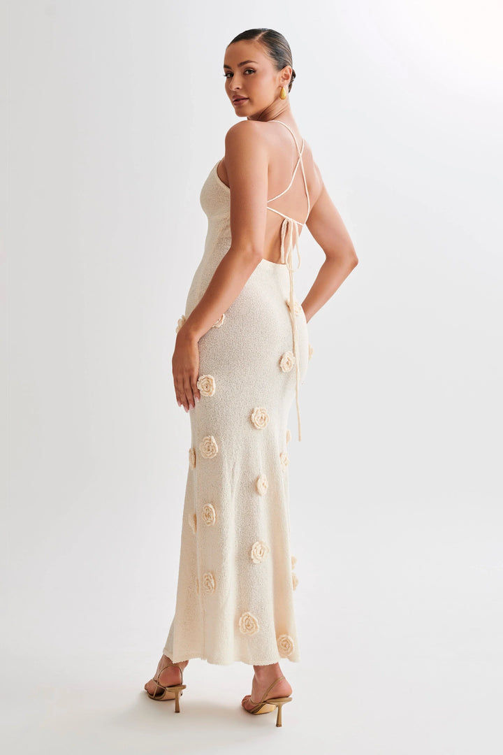 Robe longue Alina – Ludique et sophistiquée