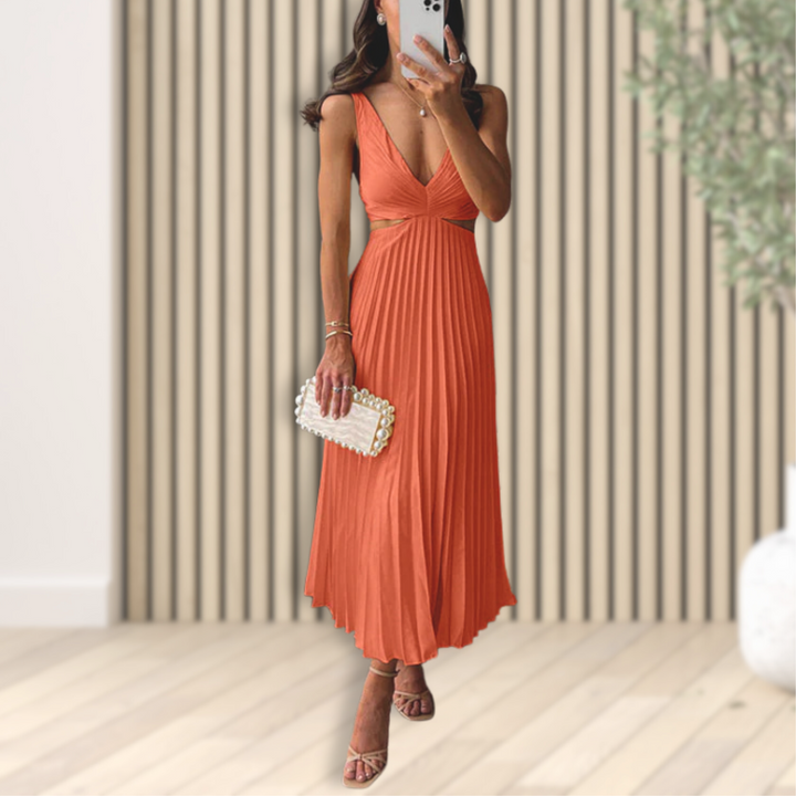 Sienna – Pleated dress with a luxurious look