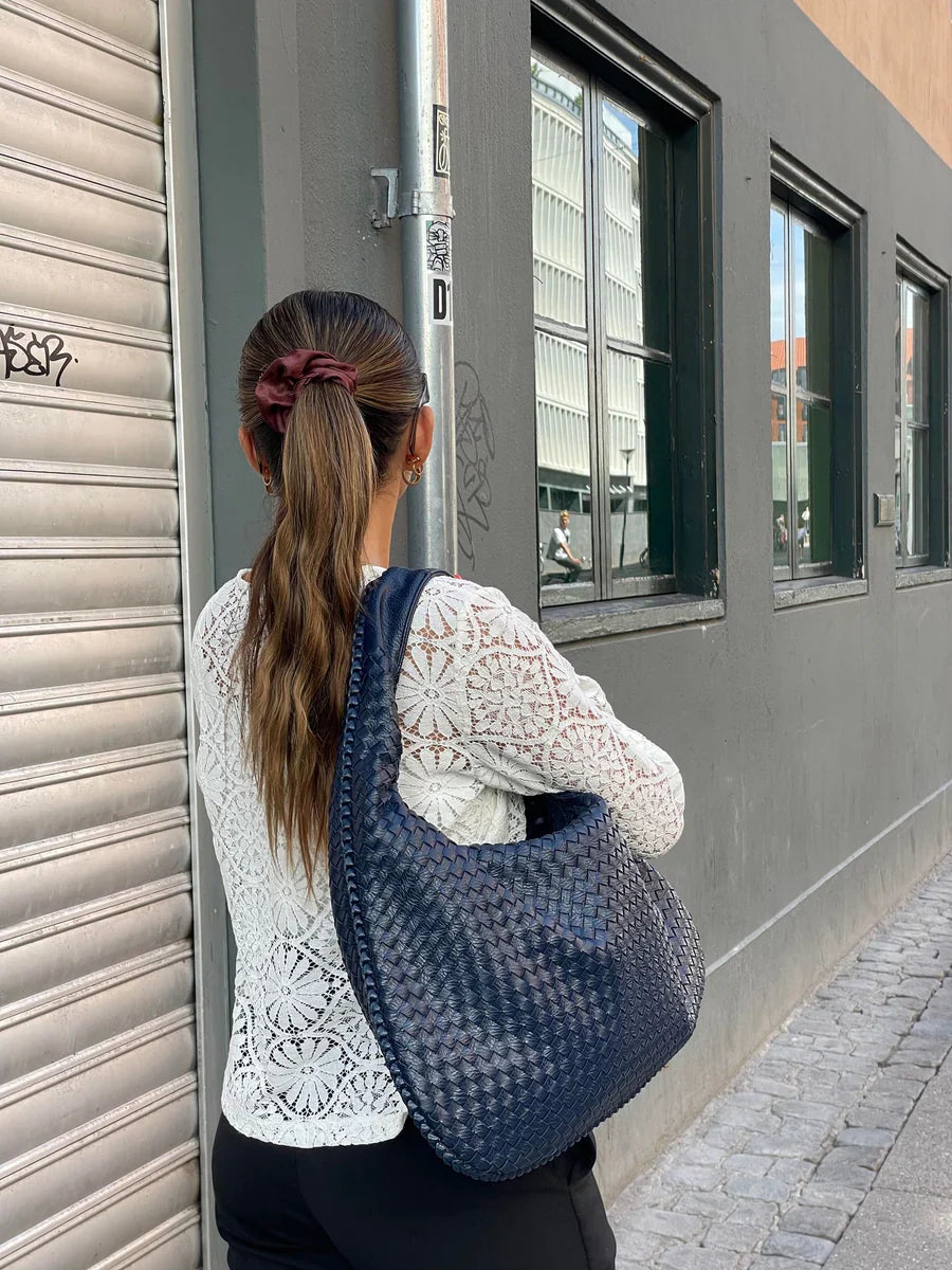 Solenya – Woven handbag in vegan leather