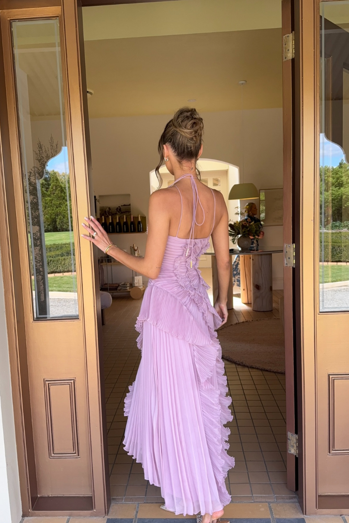Aurelia – Playful ruffle dress with class
