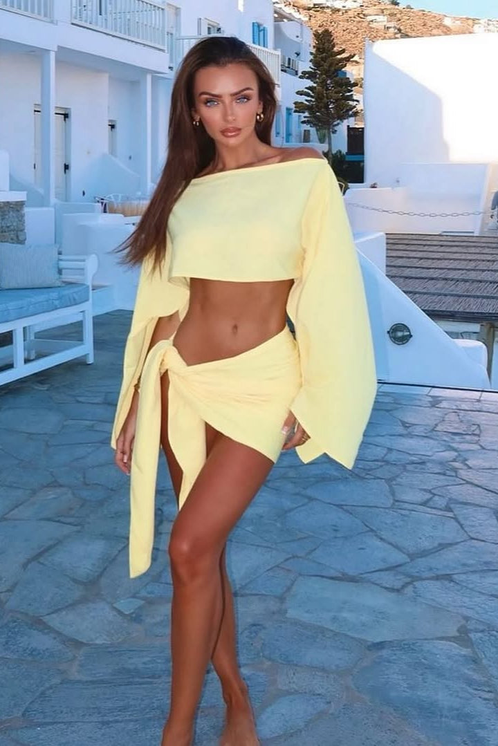 Maelisca – Asymmetric off-shoulder set with high slit