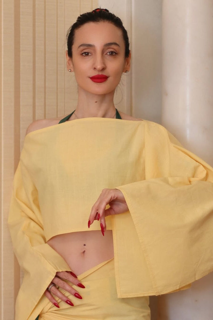 Maelisca – Asymmetric off-shoulder set with high slit