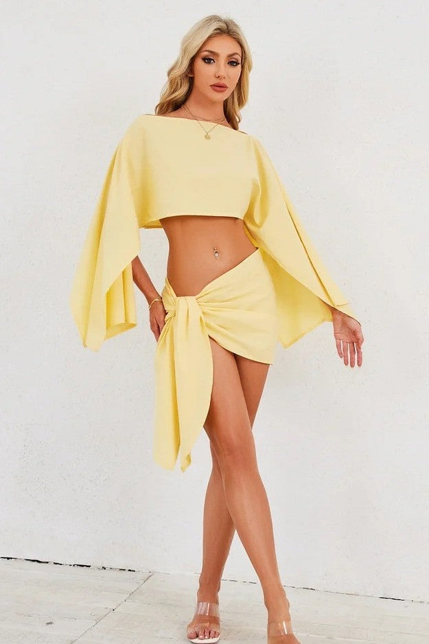Maelisca – Asymmetric off-shoulder set with high slit