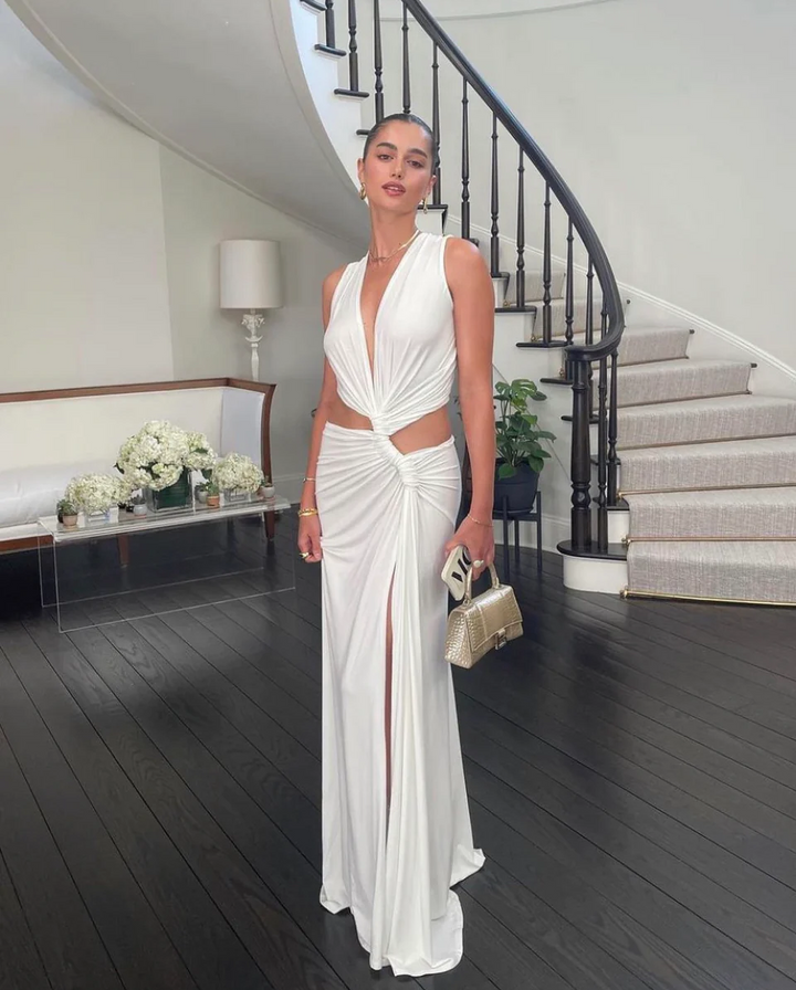 Elouria – Romantic Lace Dress with Elegant Fit