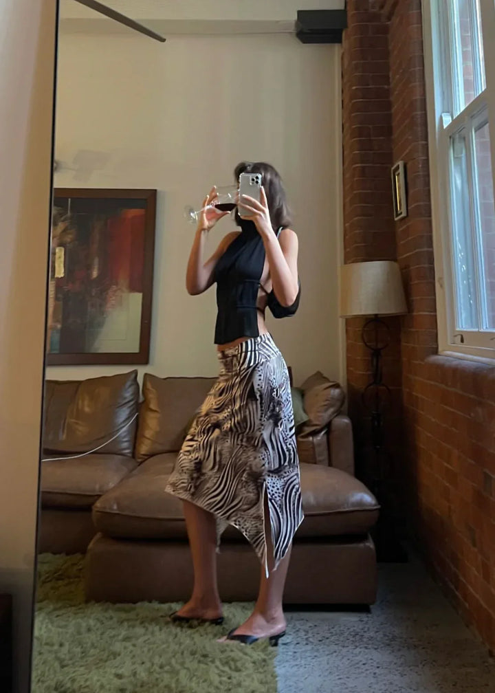 Olivienne – Pleated backless top with neck closure