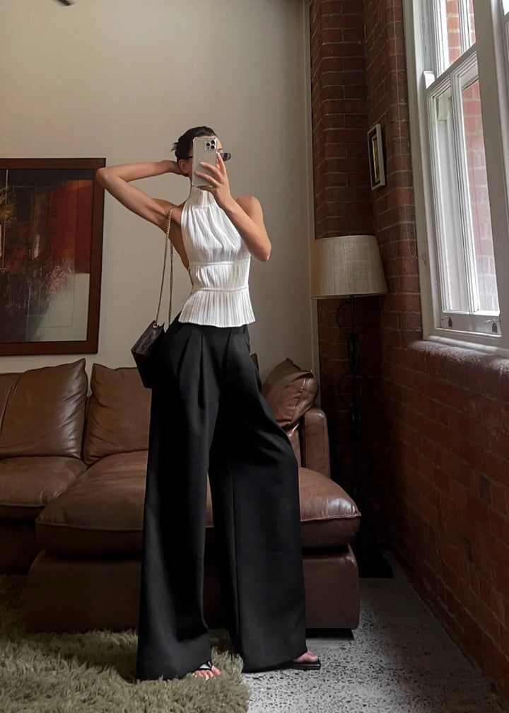 Olivienne – Pleated backless top with neck closure