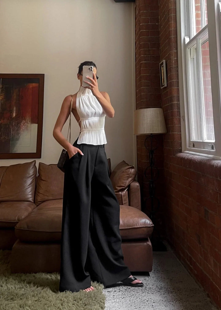 Olivienne – Pleated backless top with neck closure