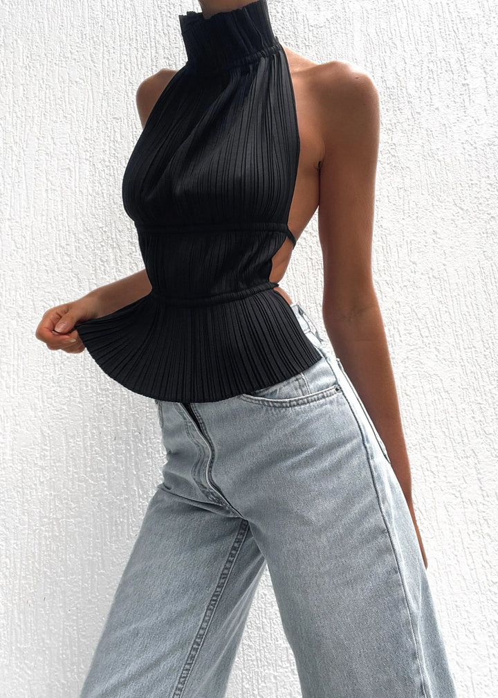 Olivienne – Pleated backless top with neck closure
