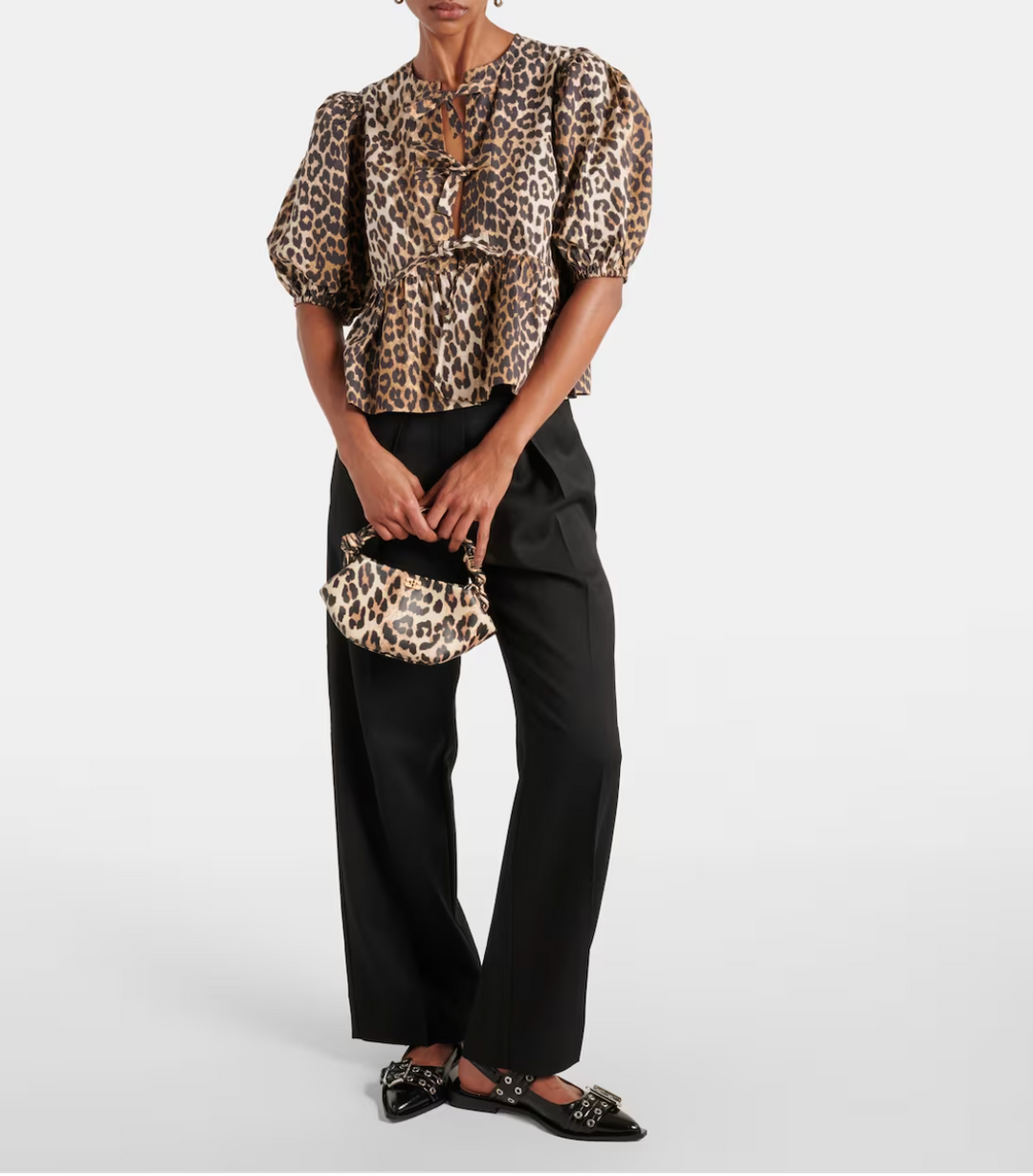Avelyne – Leopard blouse with short sleeves