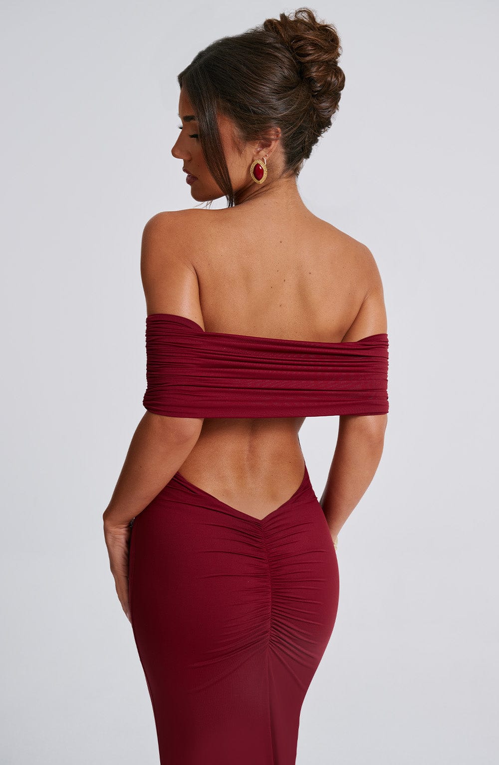 Kellyn – Robe longue sophistiquée à col Bardot